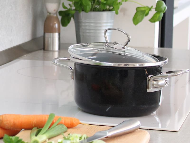 BELIS Smaltovaný hrnec se skleněnou poklicí ø 18 cm - 2.2 l - PREMIUM černý - 71918-004000N3 - náhled 3