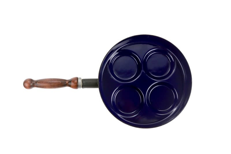 BELIS Smaltovaný lívanečník s dřeveným držadlem BSE ø 24 cm - BSE - 88024-07B000Y3 - náhled 2