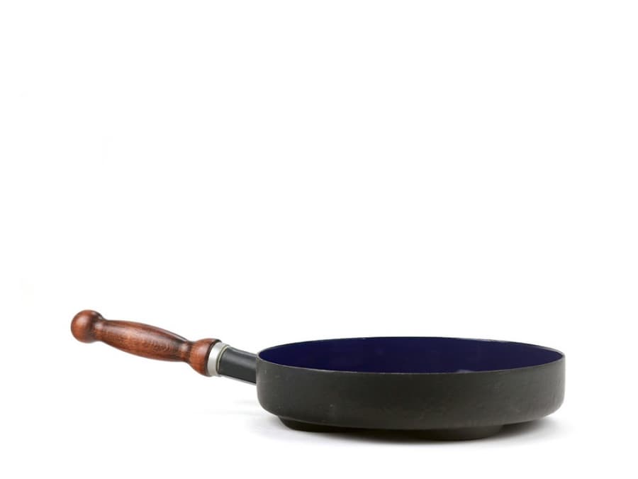 BELIS Smaltovaný lívanečník s dřeveným držadlem BSE ø 24 cm - BSE - 88024-07B000Y3