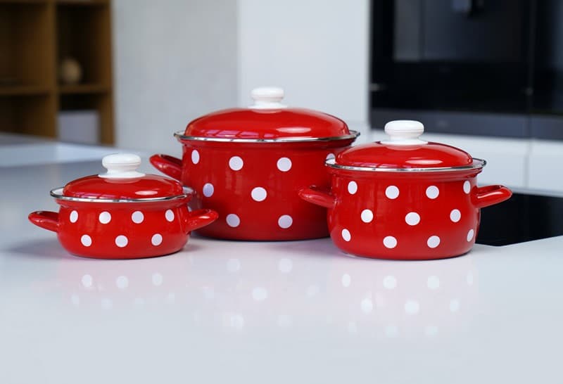 BELIS Smaltovaný hrnec s poklicí ø 20 cm - 3.6 l - PUNTÍK červený - 51220-534DACD5 - náhled 2